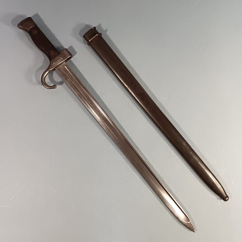 BAIONNETTE BERTHIER MODELE 1892 SECOND TYPE MODIFIEE AVEC QUILLON ET PLAQUETTES BOIS